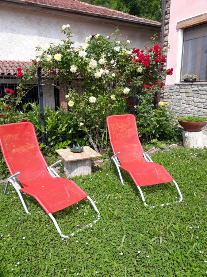 Ca D' Fefi Bed & Breakfast Gorzegno Bagian luar foto