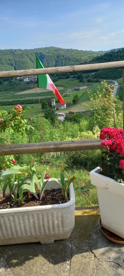 Ca D' Fefi Bed & Breakfast Gorzegno Bagian luar foto
