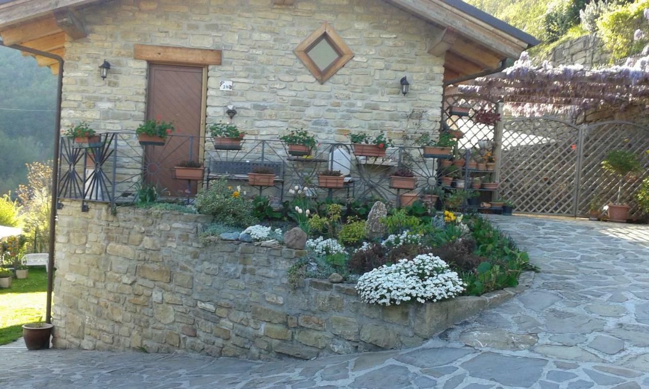 Ca D' Fefi Bed & Breakfast Gorzegno Bagian luar foto